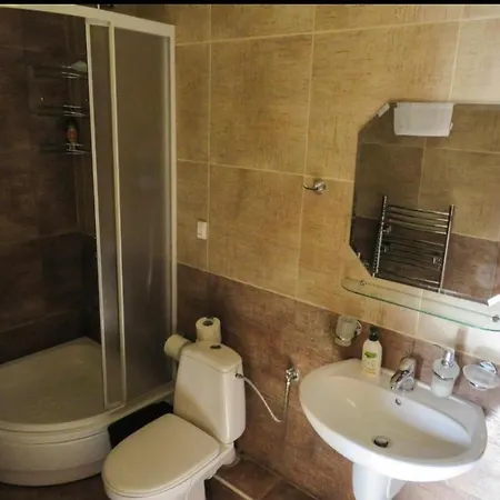 Sequoia Apartment *
